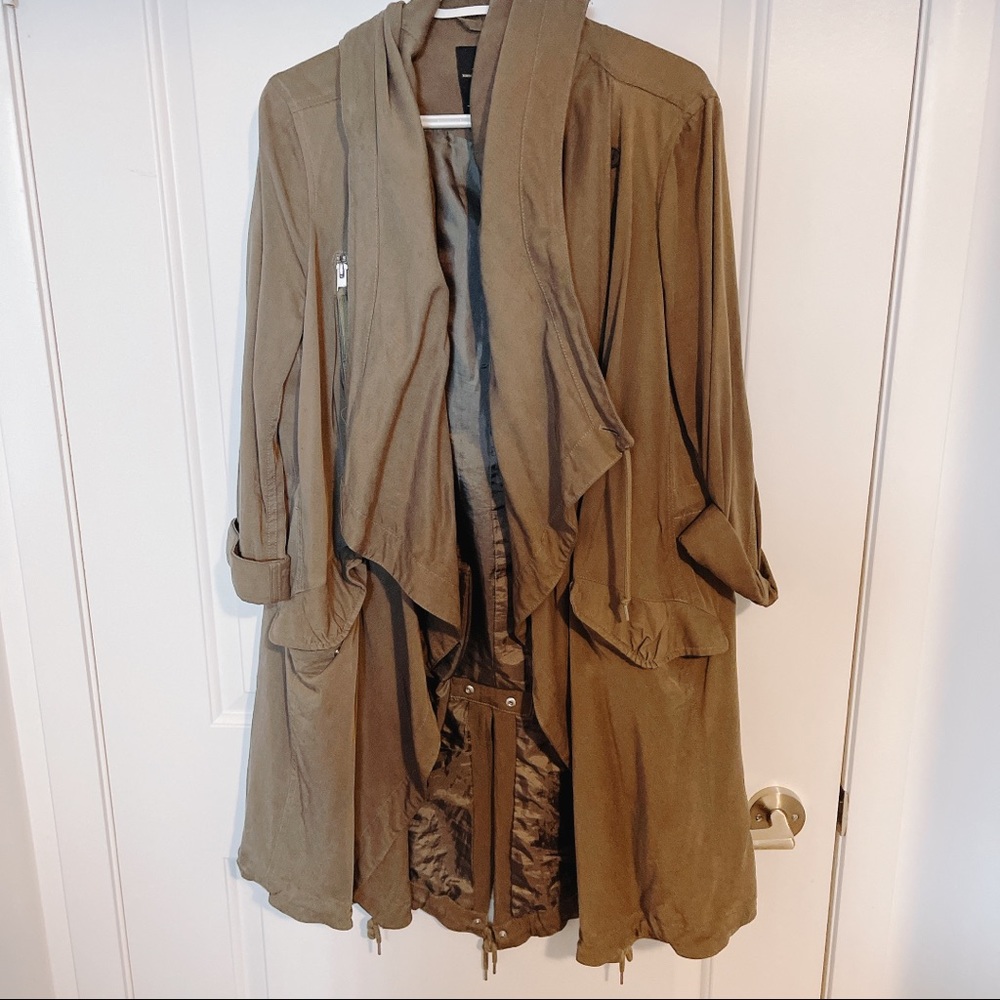 Women’s jacket - Picture 1 of 6